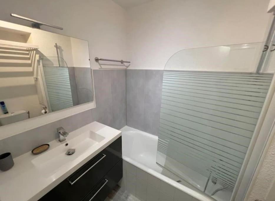 Appartement Port De Hyeres 4 Personnes מראה חיצוני תמונה