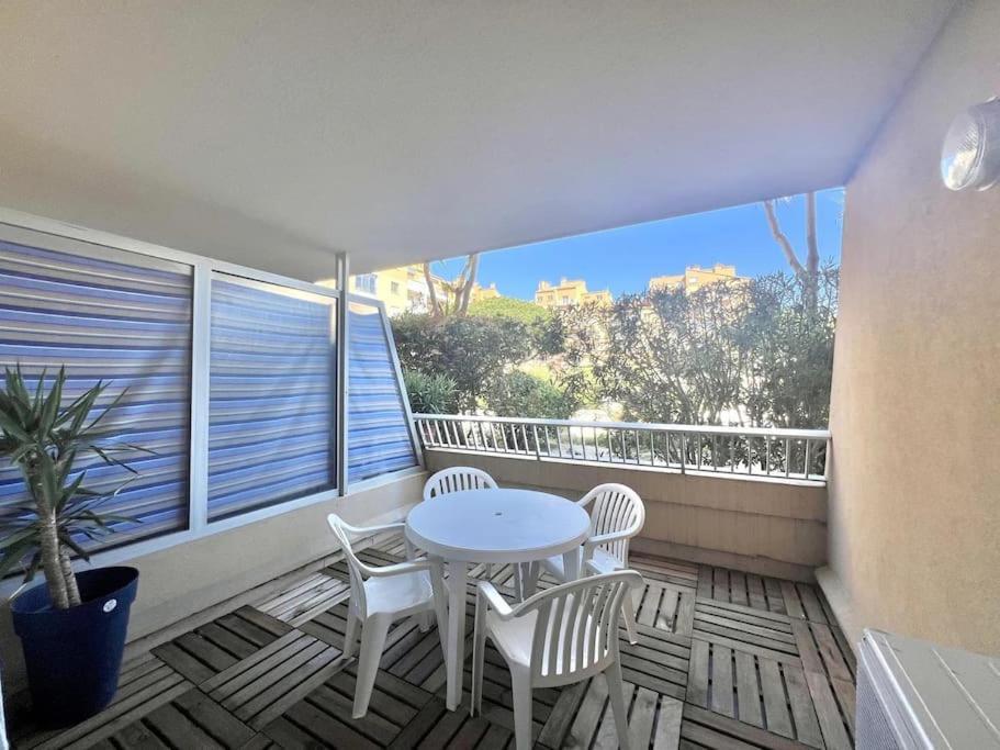 Appartement Port De Hyeres 4 Personnes מראה חיצוני תמונה