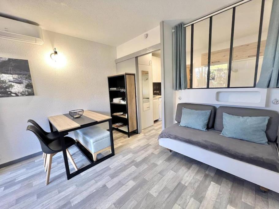 Appartement Port De Hyeres 4 Personnes מראה חיצוני תמונה